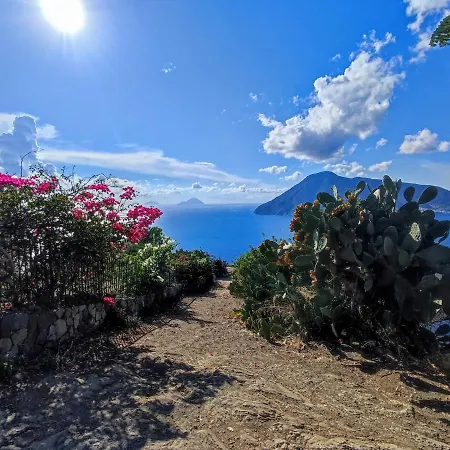 Attico In Centro Con Vista Mare E Monti!