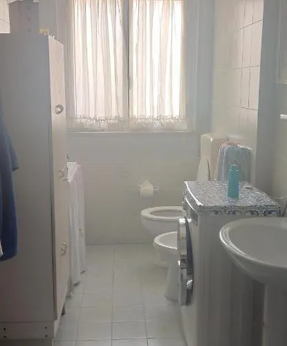 Attico In Centro Con Vista Mare E Monti!