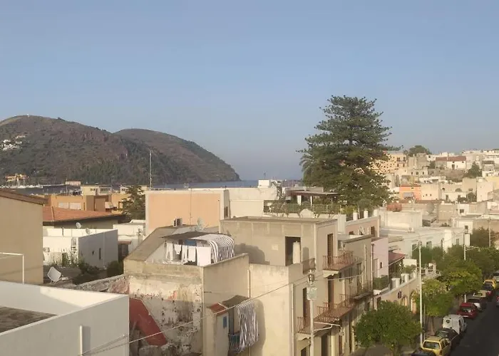 Attico In Centro Con Vista Mare E Monti! アパート Marina (Lipari)